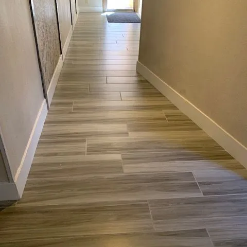 Light LVP flooring for a hallway
